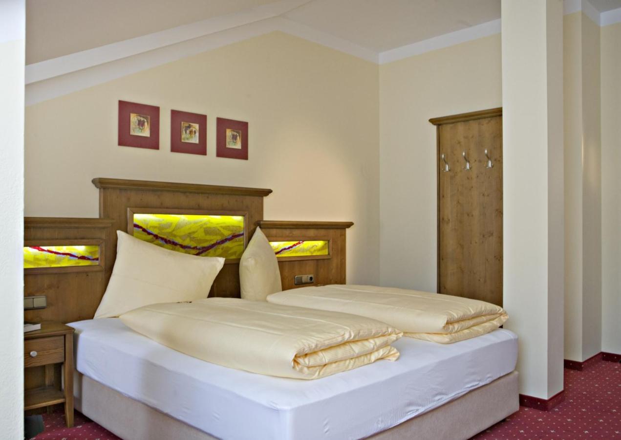 Cella Central Historic Boutique Hotel Zell am See Oda fotoğraf